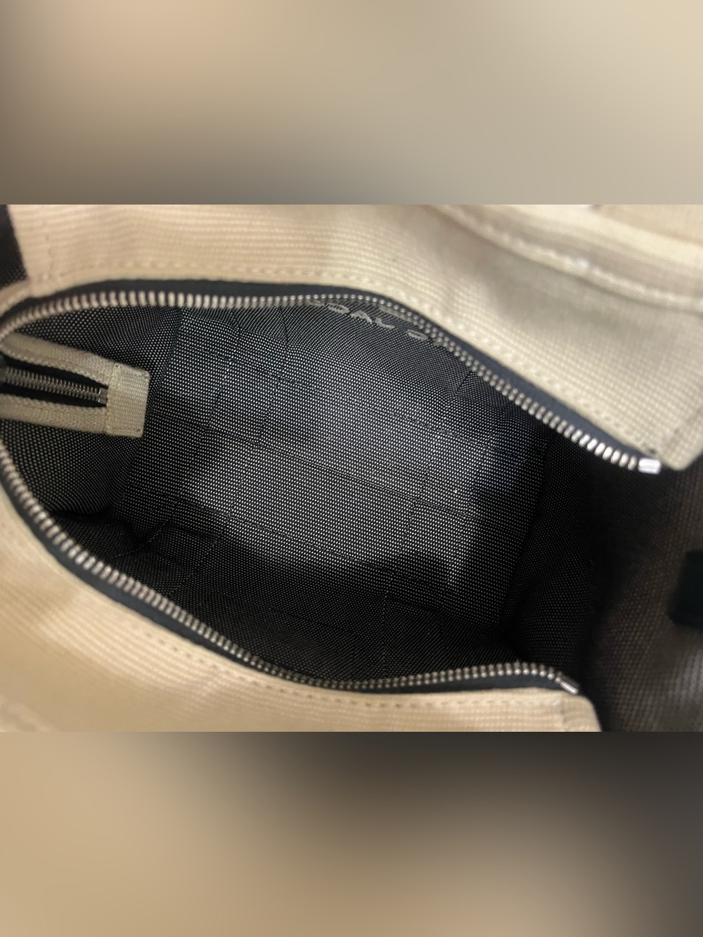 Marc Jacobs Small The Tote Bag - Picture 5 of 5